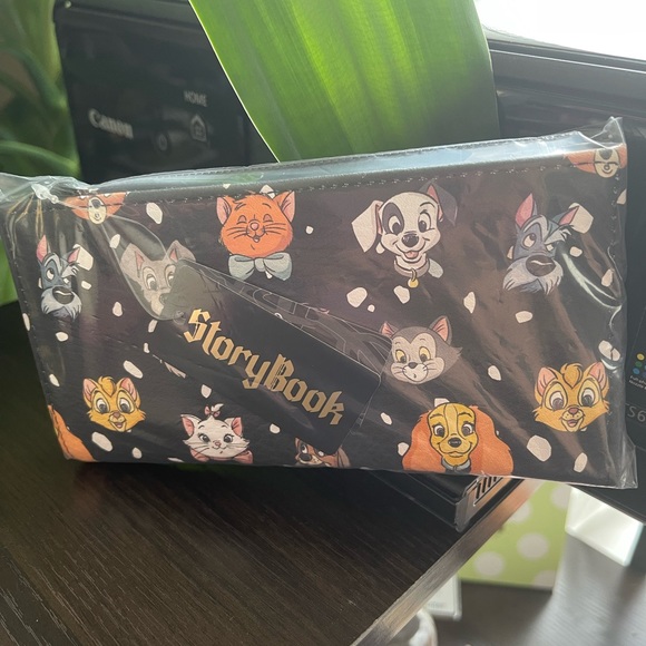 Disney storybook animals wallet - Picture 3 of 5